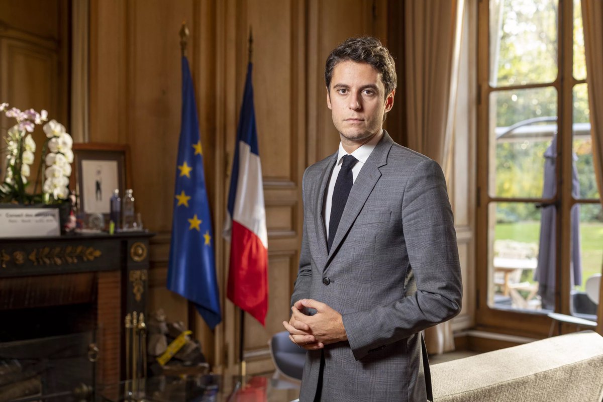 L_ThinkTank's tweet photo. [ 🇫🇷 FRANCE ]

🔸 Gabriel Attal devient le plus jeune Premier ministre de la Vème République mais également le premier chef de gouvernement français ouvertement homosexuel. https://t.co/LIr59ViANR