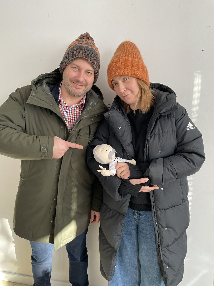 RadioNowySwiat's tweet photo. #Wąsik?
#Kamiński?
Nieee, powrót #PoszukiwaczePolitycznegoZłota! To nas najbardziej interesuje. #KatarzynaKasia i @KlaudiuszSlezak już po nagraniu. Premiera już jutro na https://t.co/fmsusRrAsB i aplikacji #RNŚ. @RadioNowySwiat #PioniPoziom #PodcastExtra @Patronite_PL https://t.co/shsZ0wFJkV