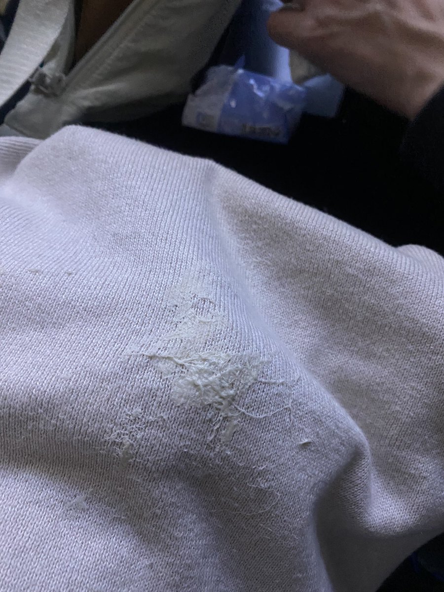rubensanz95's tweet photo. @Ryanair @Ryanair_ES I took a flight from Barcelona to Manchester on Sunday the 7th of January and there was a chewing gum on my seat (17A). The lack of cleanliness on your planes means I need to buy a new jacket and cross body bag. How can i submit a claim? https://t.co/S6mnmFTSDv