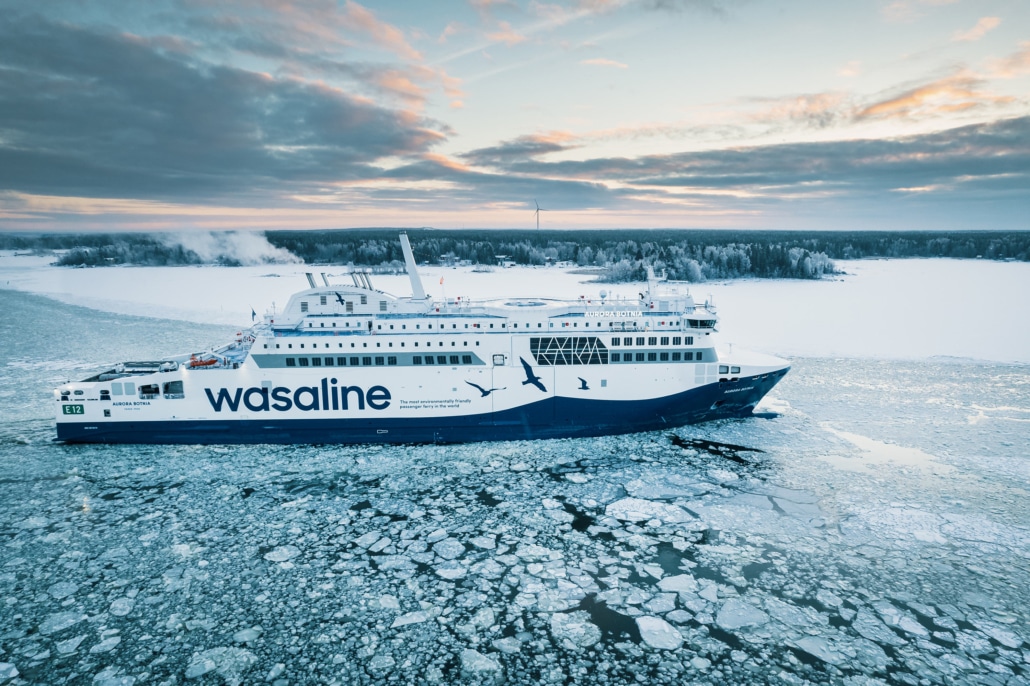 VaasaVasa's tweet photo. Record-breaking passenger volumes for @wasaline_fi in 2023! 🎉 In 2023 the shipping company transported 279 590 passengers between Vaasaand Umeå. Passenger volume is up 4.4 percent from the previous year. #vaasa #wasaline #sustainableshipping https://t.co/eG2VxTaPHg https://t.co/9twuZGczNY