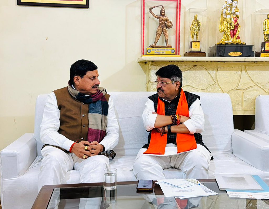 मध्यप्रदेश के माननीय मुख्यमंत्री श्री <a href="/DrMohanYadav51/">Dr Mohan Yadav</a> जी से विंध्य कोठी निवास पर भेंट की।