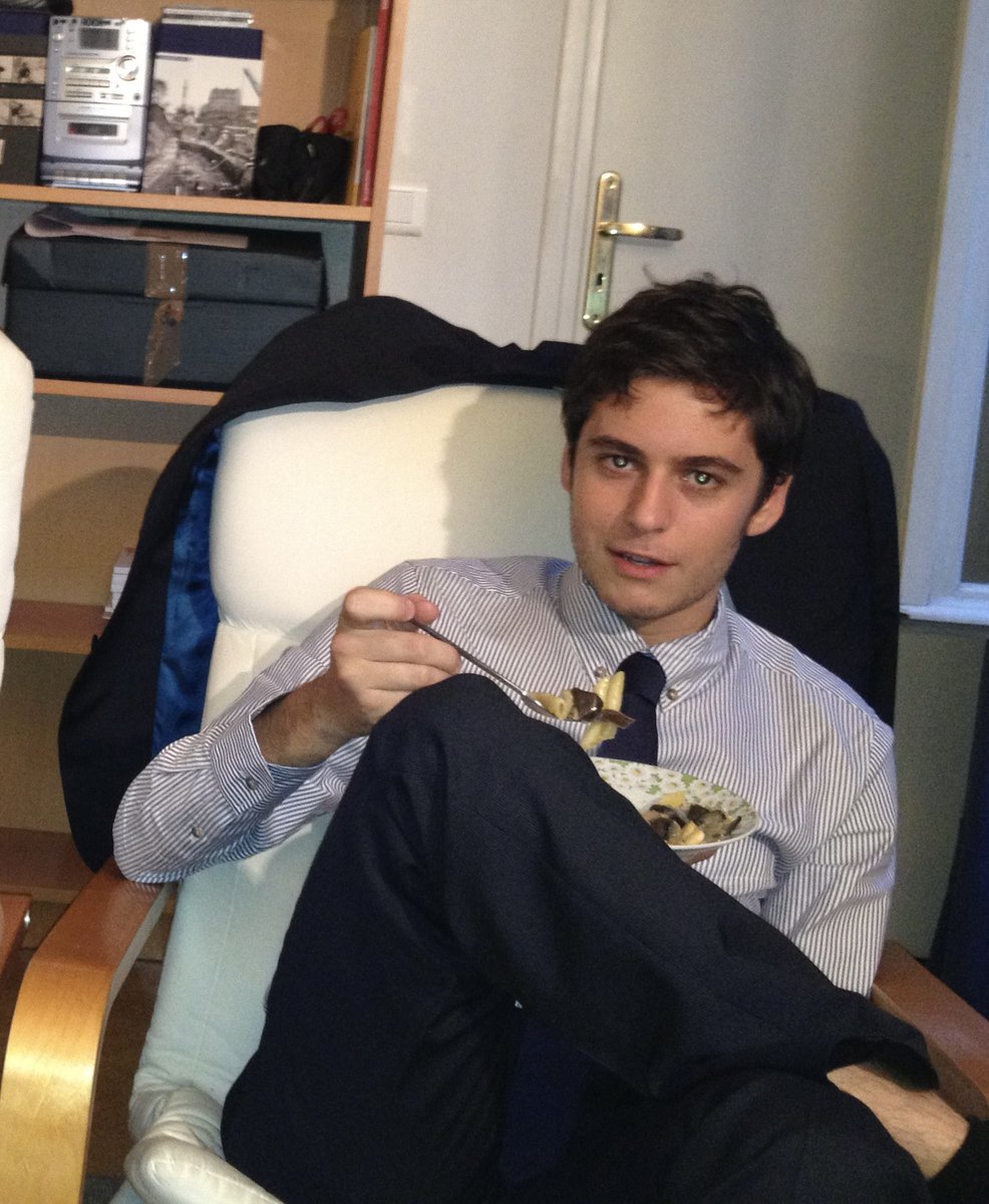 Tellement ému et fier de cette nomination que j’avais pronostiquée dès 2011 (!) mais qui m’impressionne quand même par sa précocité. Félicitations et bonne chance mon cher <a href="/GabrielAttal/">Gabriel Attal</a> ❤️