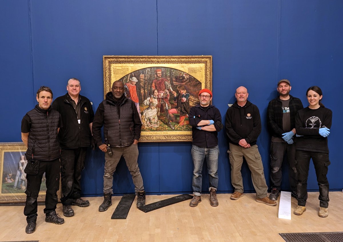 The technicians are installing the Victorian Radicals exhibition in the Gas Hall at @BM_AG, and yesterday the first picture went on the wall. Not long to go now now, Victorian Radicals opens on Feb 10th. birminghammuseums.org.uk/exhibitions/vi…