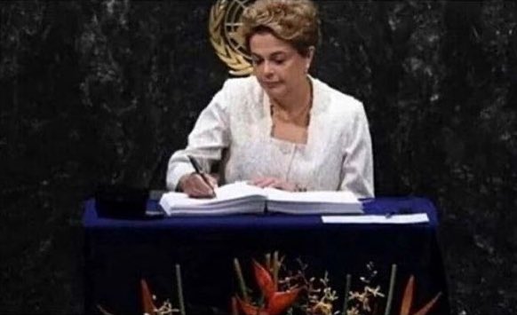 peusaantos's tweet image. Querido diário, sem condições de continuar, mas continuando porque eu não tenho outra opção