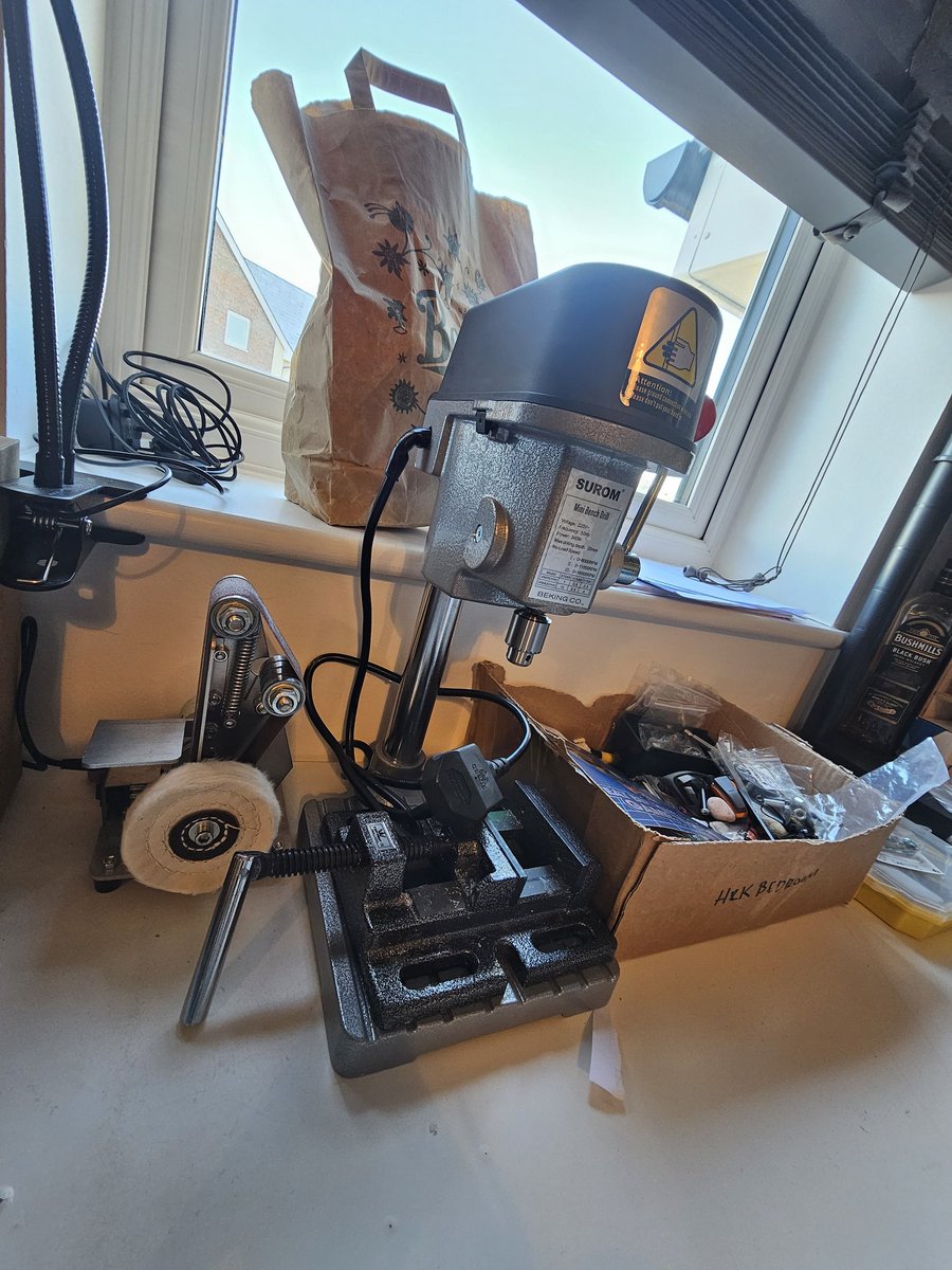 This tiny drill press is mad #cute. Gonna be way better than the overkill massive beast that was my old press. #workshop #drilling