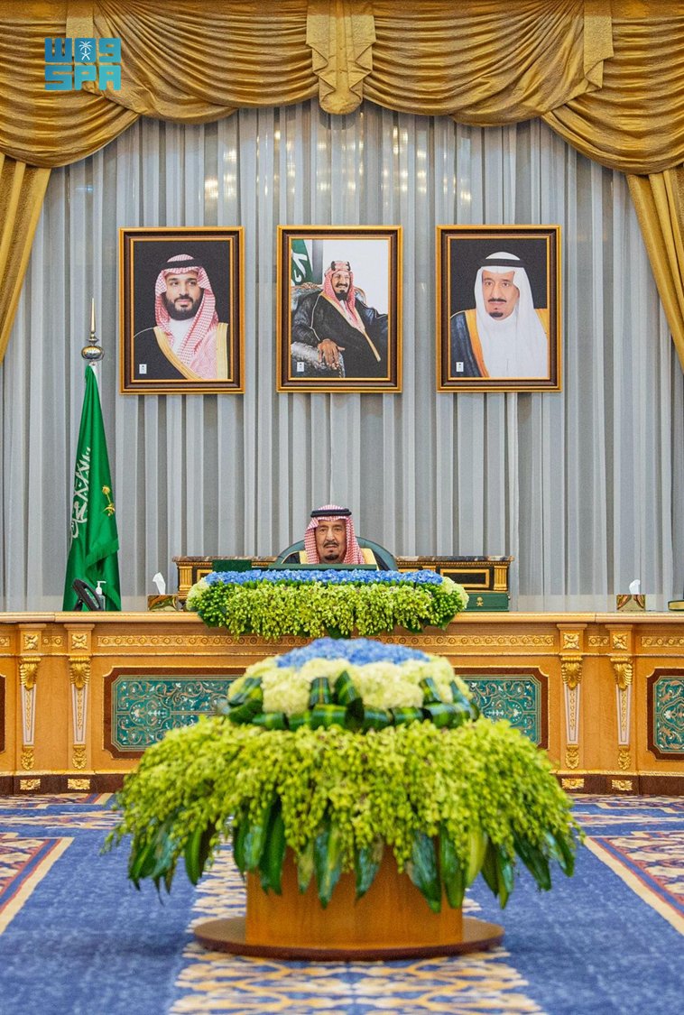 #خادم_الحرمين_الشريفين يرأس جلسة #مجلس_الوزراء.
#واس