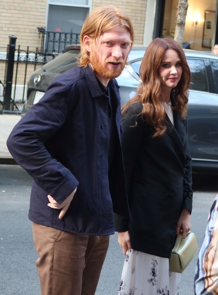 ɴᴏᴡ ɪɴ ʜϙ • Domhnall Gleeson and Juliette Bonass spotted at 92Y 🗽

📷 Rick Davis (17.04.2023)