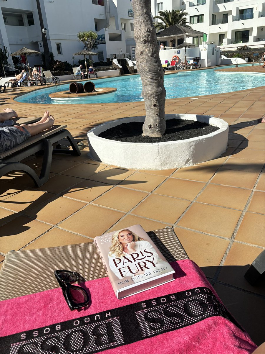 Shazza_D41's tweet photo. I’ve had worse Tuesdays ☀️🏝️😎 https://t.co/aMqApi0s04