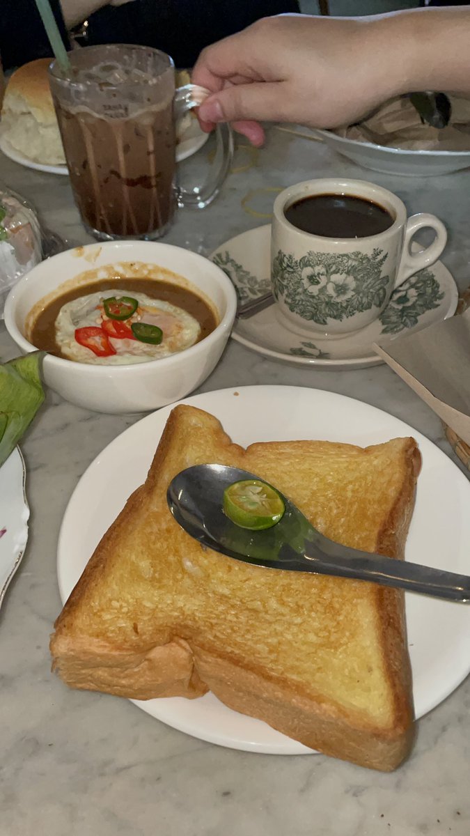rafzanfazren's tweet photo. Kuantan is sooo underratedddd!!! Makanan sedap. Pantai cantik. Accommodation murah. Jalan tak jem. 

Memang akan repeat kalau nak bercuti tenang tenang. https://t.co/16uQv9pVQl