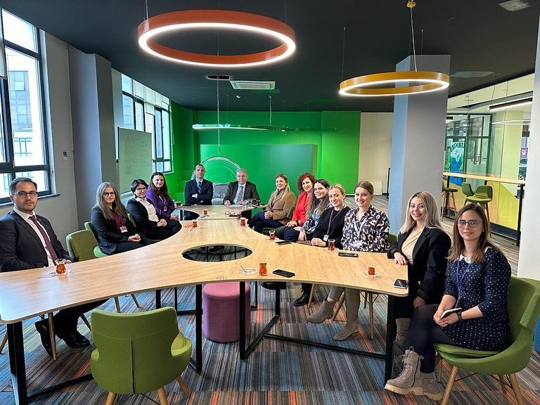 Genel Müdürümüz Sn.Mustafa Çakır ve Genel Müdür Yardımcımız Sn.Ebru Divrik'e okulumuza yapmış oldukları ziyaret için kendilerine teşekkür ederiz.