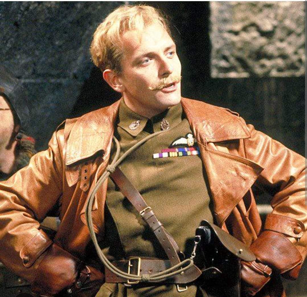 JeannetteZiggy's tweet photo. #Iiiiiiiiiiiiiiiiiit's HIM! Happy Birthday Lord Flashheart - 38 years young today! https://t.co/aRW2fDUhAQ #RikMayall https://t.co/5UAvuNGnhF