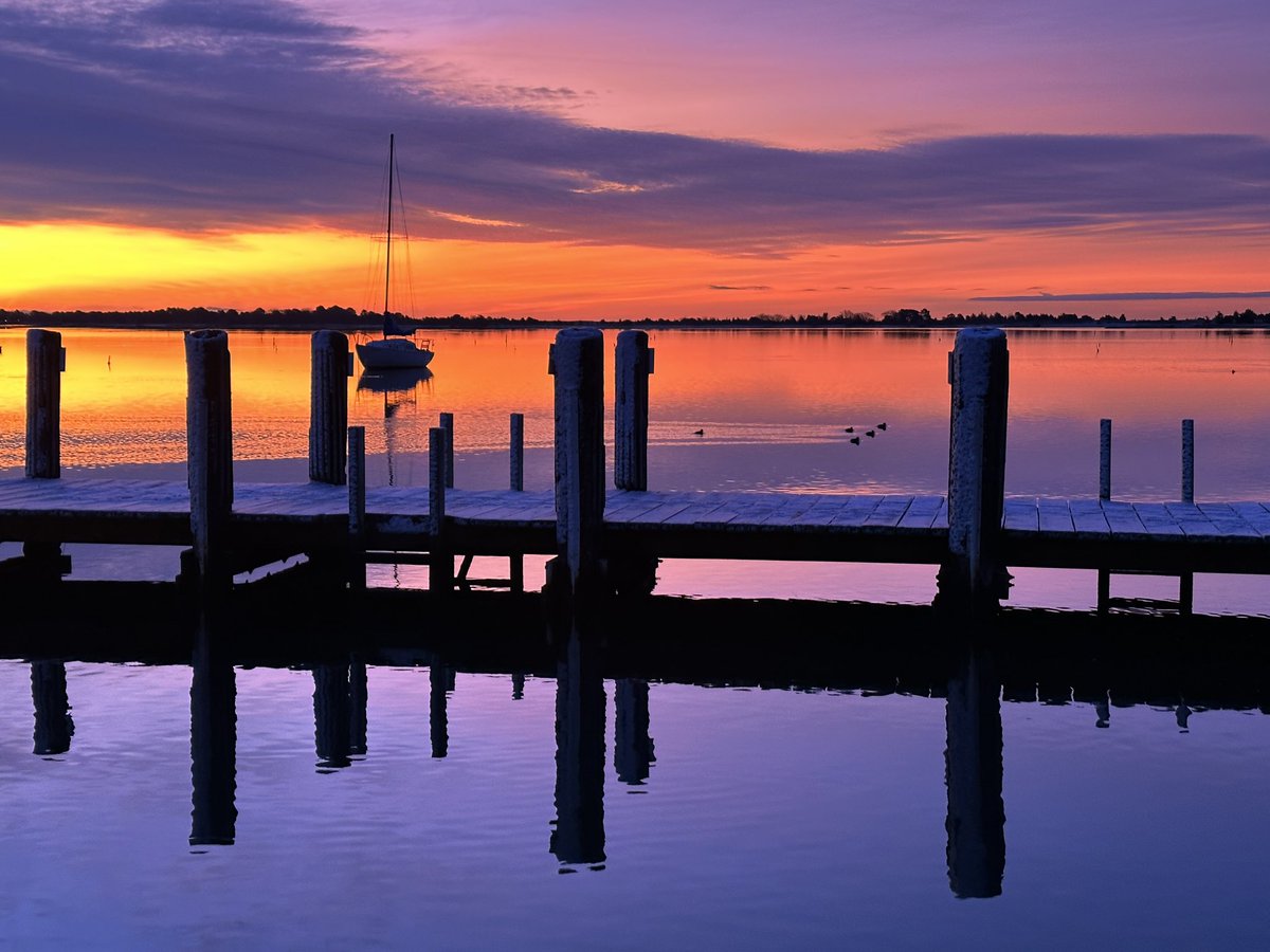 Good Morning from Cotuit! Nature’s beauty, unedited. 
#capecod @Eweather13