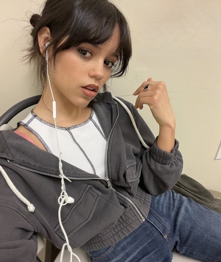 Roxdk7's tweet photo. She wants to attract women so bad 😮‍💨 https://t.co/SixDrMVK2P