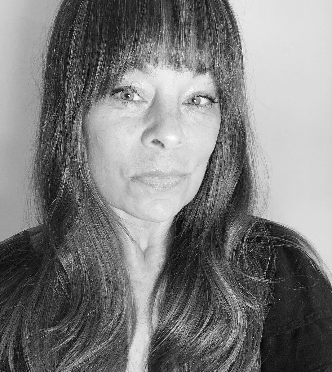 alphadecayed's tweet photo. Esperamos que, después de las fiestas, todavía tengáis hueco para un plato más, porque en febrero publicaremos «Un hambre insaciable» de Chelsea G. Summers con la traducción exquisita de @el_tio_berni. Un libro no apto para estómagos delicados 🍽️

🫀https://t.co/aIaweY3puX https://t.co/okSs5G9zWz
