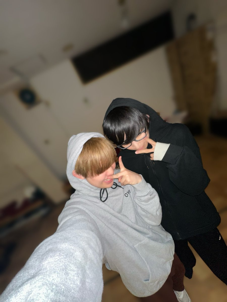 nagi_paragon's tweet photo. 練習頑張ったよ💖フードボーイ👓🦖 https://t.co/vnYMpJ0VZL