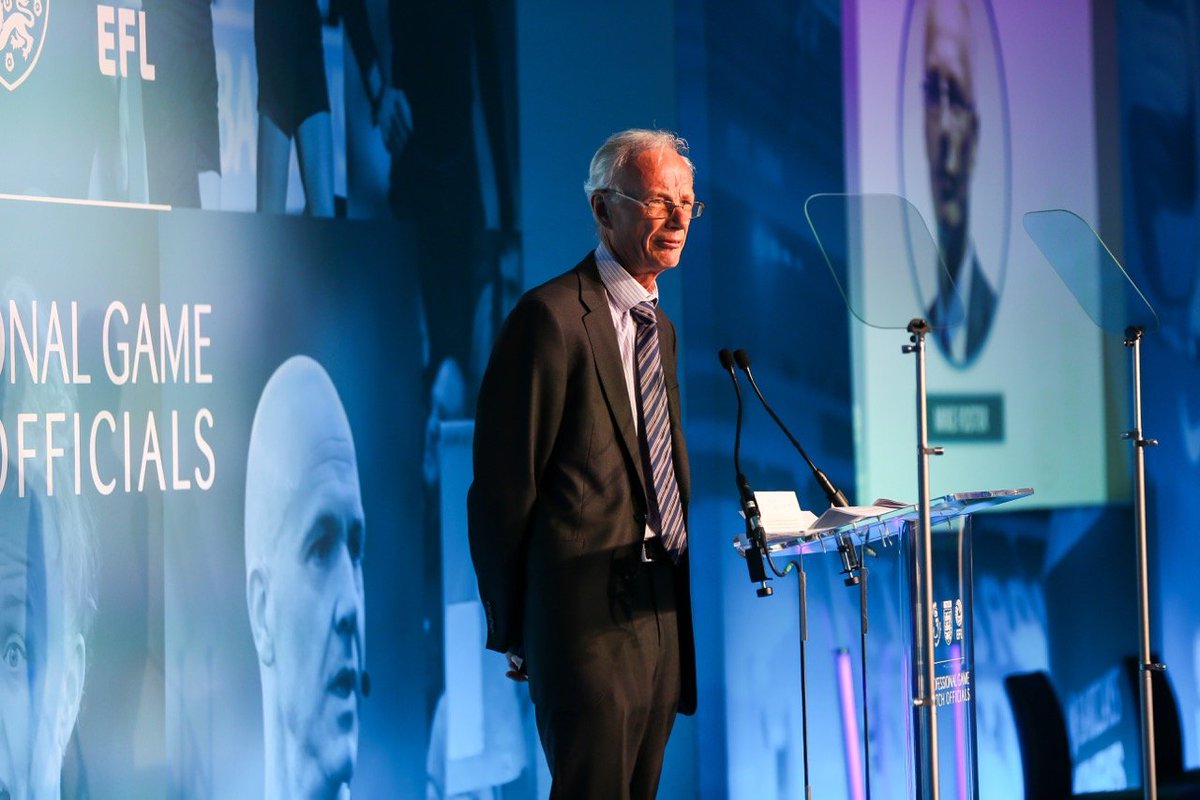 muratftanirli's tweet image. Nasıl bir duygu diye merak ediyor insan...
7 yıldır İngiltere&apos;nin MHK&apos;sında çalışıp kendi isteğiyle ayrılmak. 
Senede bir MHK değiştiren ülke olarak anlamak için zorlamayalım :)

5 Man City, 1 Liverpool, 1 Chelsea şampiyonluğu gördü.
Acaba ARSENAL mi göndertti:):)
#MikeFoster