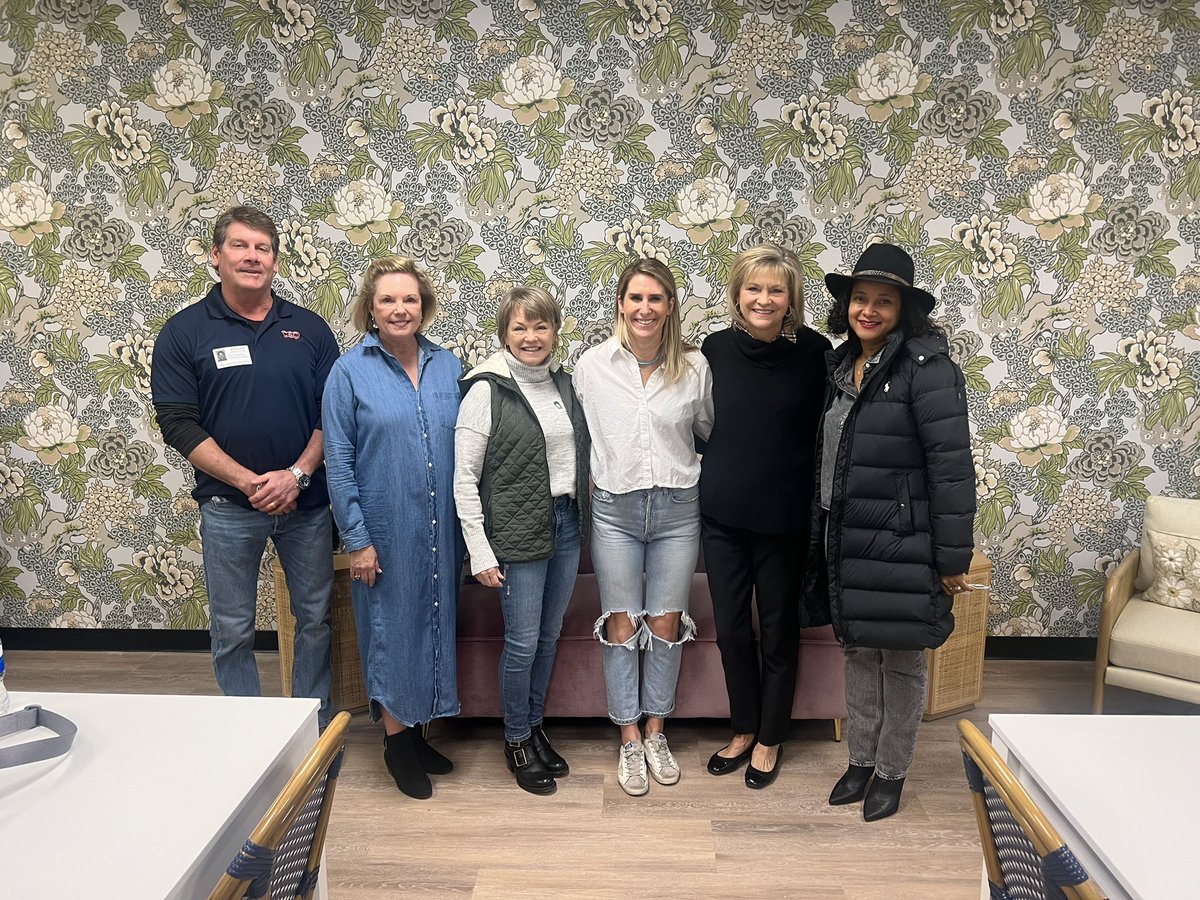 The Wildcat Community is special! A special group of alumni came together to completely renovate and reimagine the staff lounges at LHHS! I'm blown away! TY to these amazing community leaders! ❤️❤️❤️ #risdweareone @JennieBates0820 @kerrijones03