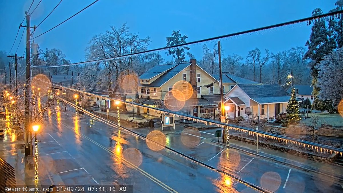 Icicles on trees and powerlines in Blowing Rock this morning. #NCwx