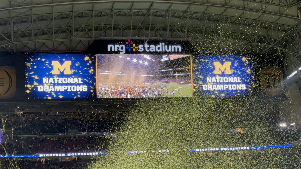 Pearl_2024's tweet photo. >>>>>Can’t put this feeling into words man….Forever
#GoBlue @UMichFootball #GoBlueM #GoBlue