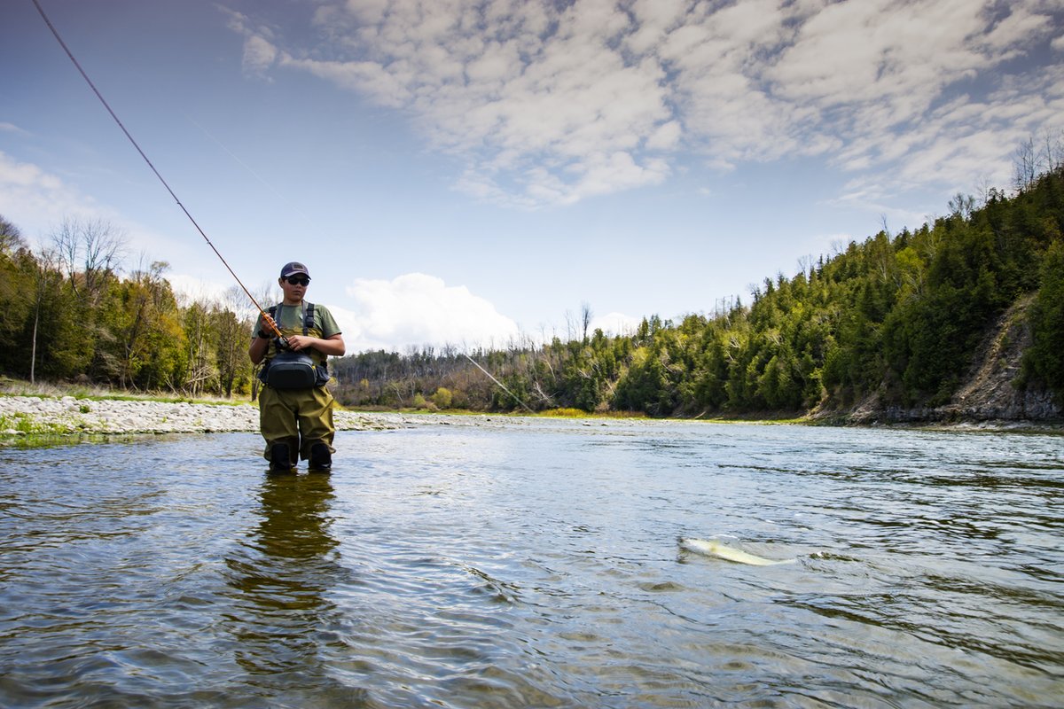 Looking for things to drop in the new year? Drop the use of lead fishing sinkers and jigs when fishing in the #GreatLakes, which can be lethal to wildlife if ingested.
Learn about alternatives: canada.ca/en/environment…