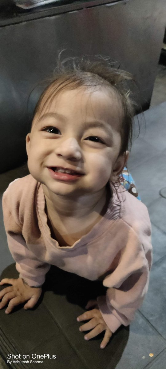 MrAkshay90's tweet photo. A sweet little one met who start playing with me... Look at her... So damm adorable..🥰🥰🩵🩵

 #BoycottBollywood #TejRan #TamannaahBhatia  #maldivesboycott  Muizzu #Canada #Murder https://t.co/dMX1WHUeY5