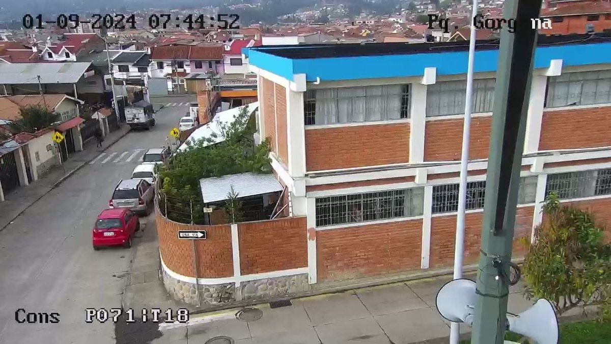 🚨#AccionesInmediatas || Monitoreamos desde las cámaras del <a href="/CSC_CUENCA/">Consejo de Seguridad Ciudadana de Cuenca</a> las #unidadeseducativas