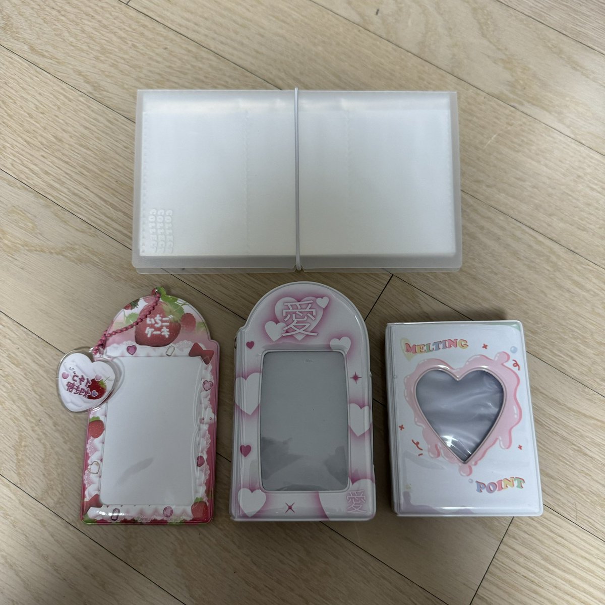 콜북, 바인더, 포카홀더 양도해요 ★

디엠,옾챗 편하신걸로 연락주세요 :) !! 

콜북 콜렉트북 바인더 포카 포토카드 포카홀더 포토홀더 양도 판매 

open.kakao.com/o/sA17xL2f