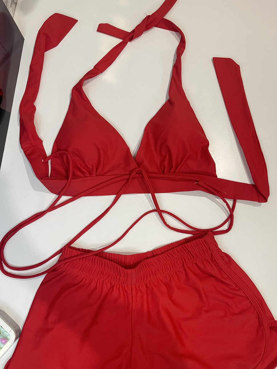 Bybeemoon's tweet photo. สีแดงเผ็ชแซ่บๆพริกทั้งสวน 🌶️สายผูกคอ เอว หลัง ❤️ อกถึง36 ราคา 160฿ รวมส่ง #ส่งต่อ #ส่งต่อเสื้อผ้า #ส่งต่อเสื้อผ้ามือสอง #ส่งต่อชุดว่ายน้ำ https://t.co/6W9dViWQvE
