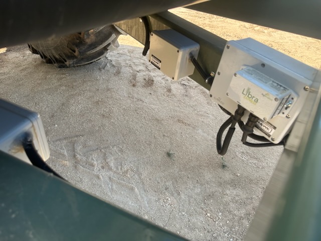 HawkEngineering's tweet photo. Marshall 810T Spreader Scale Kit, recently delivered to St Arnaud VIC. 27T mobile rated, @Agrimatics Libra Express wireless indicator. #SpreaderScaleKit https://t.co/GtNNIKkcCu