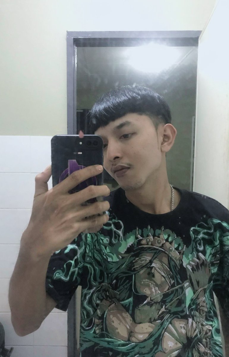 BuyrxdXim's tweet photo. #ไม่มีนกตัวไหน บินได้��้วยปีกของนกตัวอื่น
คนเราก็เซ่นกันพึ่งพาตัวเองดีที่สุด…🖤
#พัทยา #หาเพื่อน https://t.co/5mT3M1cu5k