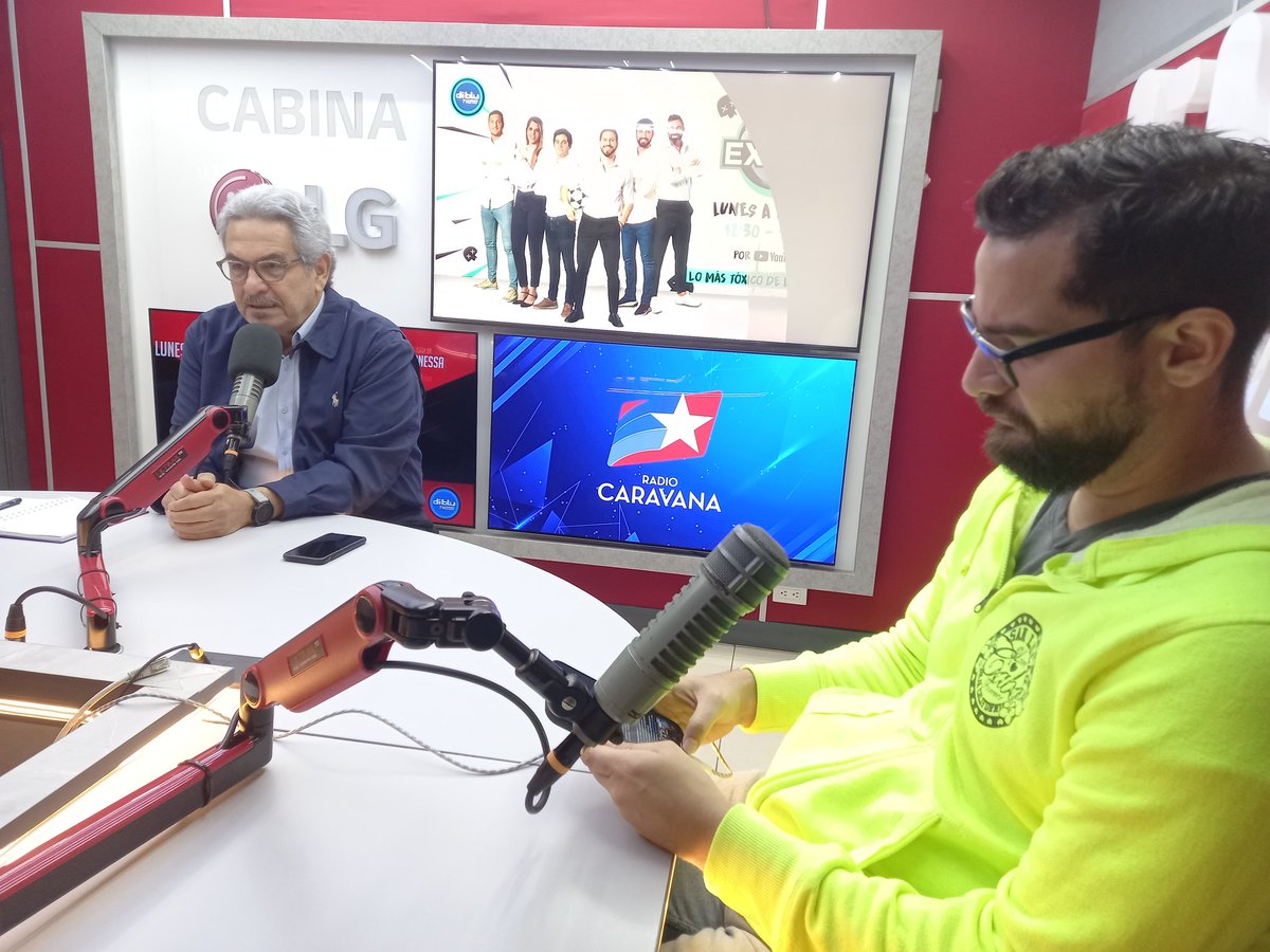 PatoCornejo's tweet photo. #AlAire #LosComentaristas @ComentaristasEC por radio @Caravana750 https://t.co/1EX2T1YZLp @RadioDibluFM #DiBluTv
Con:
@mariocanessa
@CarlosGalvez21
@pilumeneses
@AndresPonce28
@jocelynvera95
@PatoCornejo
#LigaPro
#MercadoDePases
#RIPBeckenbauer https://t.co/Goikq9erIu