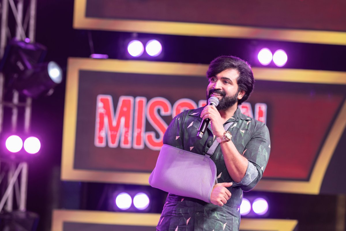 GoldwinSharon's tweet photo. #MissionChapter1
#MissionChapter1Trailer
|#missionchapter1frompongal
|#MissionChapter1FromJan12
#ArunVijay |#AmyJackson
#Nimishasajayan |#AbiHassan
#JasonShah |#BharatBopanna
Director 📹: #ALVijay (#thalaiva)
Music by 🎵: #GVPrakashKumar https://t.co/acO9TFmSPr