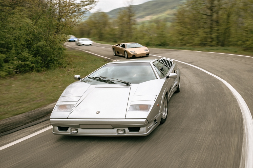 It's hard to believe the @lamborghini Countach will be 50 this year. It still looks like the future, but what's it like to drive on a road trip across Italy's Emilia Romagna region?⁠ ⁠ Find out at detour-roadtrips.com/home/detour-20…