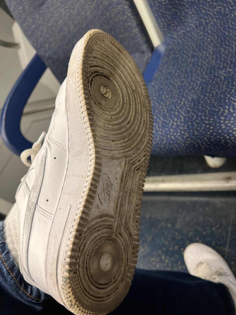 masterbastard3's tweet photo. Verme striscia sotto le mie suole 😈🙇♂️
RTW se sai quale è il tuo posto 💪🏻
#airforce #sneaker #alpha #verme #slave #findom #fetish #moneyslave #cashmaster #outdoor #marcomaster https://t.co/F1RIkdrtjf