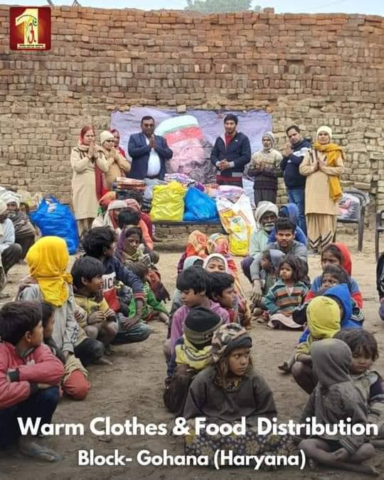 Due to lack of enough resources they have to lost their happiness. With the Pious Teachings of Saint Dr Gurmeet Ram Rahim Singh Ji Insan, volunteers of #DeraSachaSauda gives #SmileOnInnocentFaces back to these childs by providing them necessary winter Aid.
#CareForInnocent