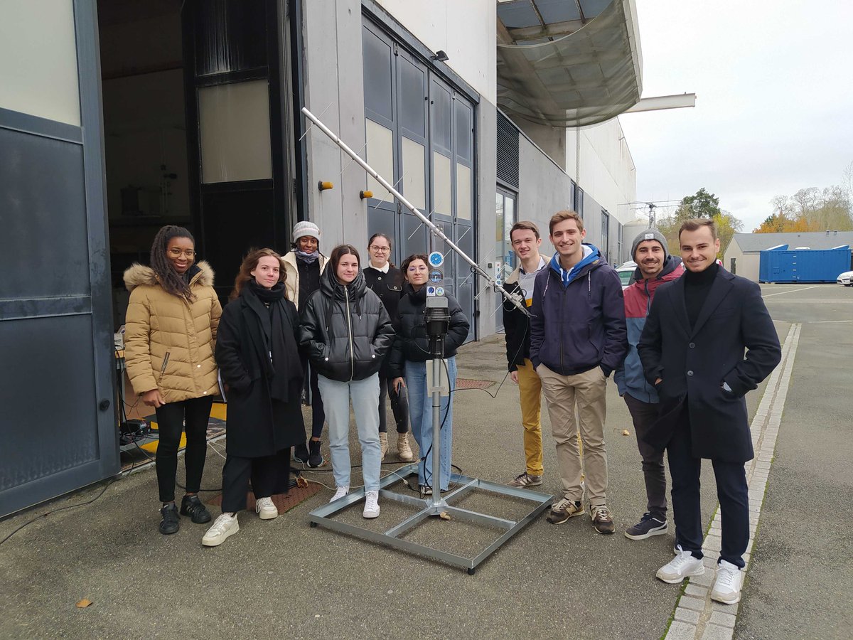 End of practical work in satellite data reception for students of #NewSpace Master degree. They have successfully catch the UVSQ-Sat telemetry. 🛰️ Thanks to AMSAT-f, F4IAI, F4IXT.