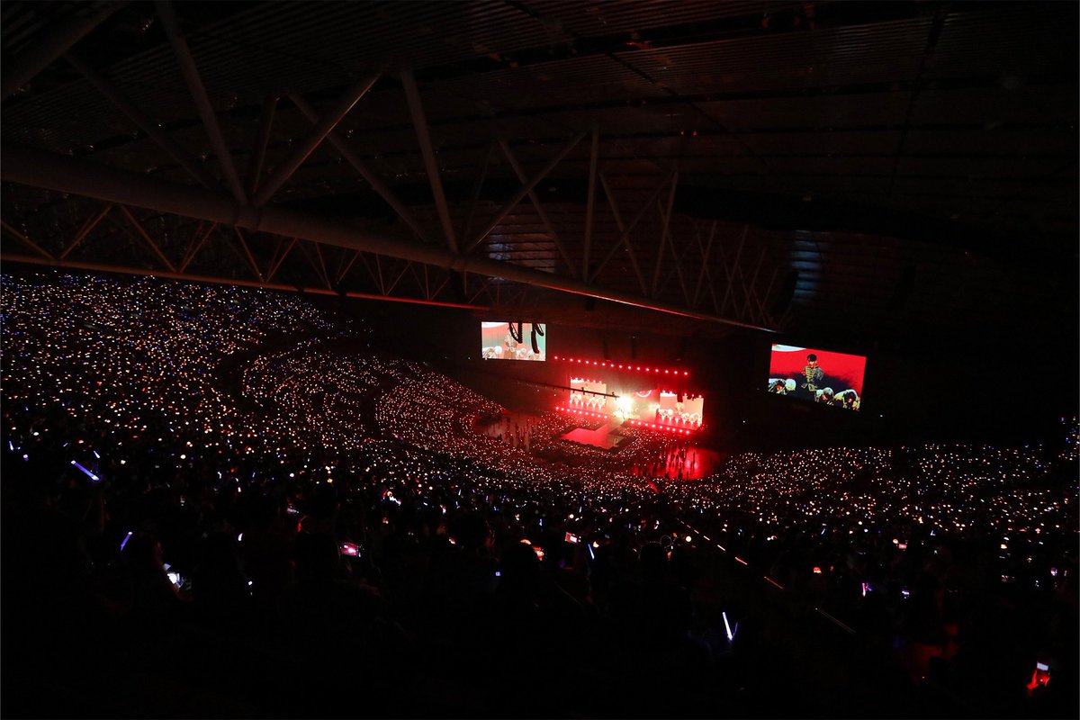 joshuihuii's tweet photo. SEVENTEEN is the first ever solo K-pop group to held a concert in PH Arena, the world’s largest indoor arena

SEVENTEEN becomes the first musical act to headline their own concert in the Philippine Sports Stadium

another history will be made 🤎 https://t.co/8btSAHB304