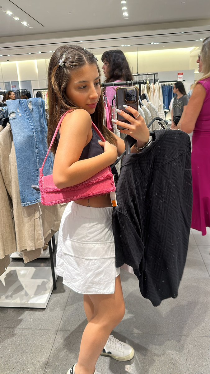 tabyoriginal's tweet photo. dia de compras🤌🏻🤌🏻✨ https://t.co/LqA5sAEHxS