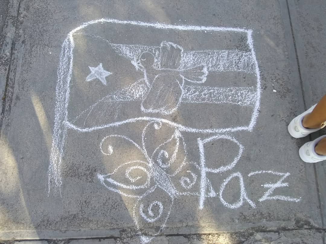 manueldositeo's tweet photo. Actividad Infantil "Mañana de fantasías". Con la peña plástica “Ronda Redonda” y la acción de tiza sobre asfalto con la temática de la paz y la obra martiana. Celebrando la 41 Semana de la Cultura Holguinera.
#SomosCulturaHolguín
#semanadelaculturaholguinera https://t.co/OkhJ2szmV3