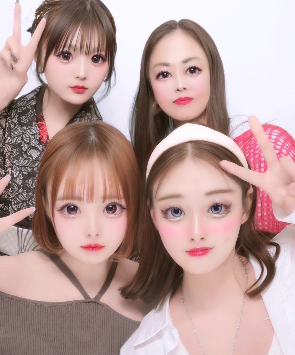 Causal_reaction's tweet image. あけましておめでとうございます🎍⛩🎍
今年も宜しくお願いします🙇♀️
今年は2女の成人式でした☺️
親バカですけど😅世界一可愛いかったです🥹🫶💕
今日も可愛い3姉妹🥰
#成人式
#じゅる家全員集合