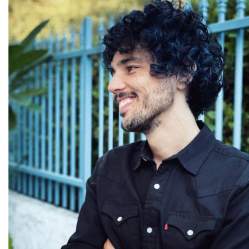 roadmapwriters's tweet photo. Join us on January 25th for a Shorts Competition Webinar Q &amp; A with last year's Winner: Gerardo Maravilla ⬇️ https://t.co/zTpdnxC2ED