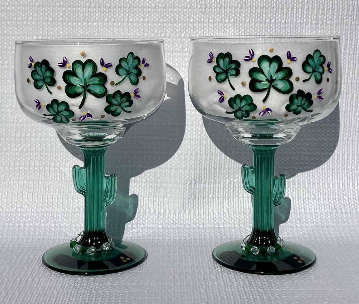 St Patricks Day margaritas etsy.com/listing/114006… #margaritas #stpatricksday #shamrockglasses #SMILEtt23 #cactusglasses #CraftBizParty #etsyshop