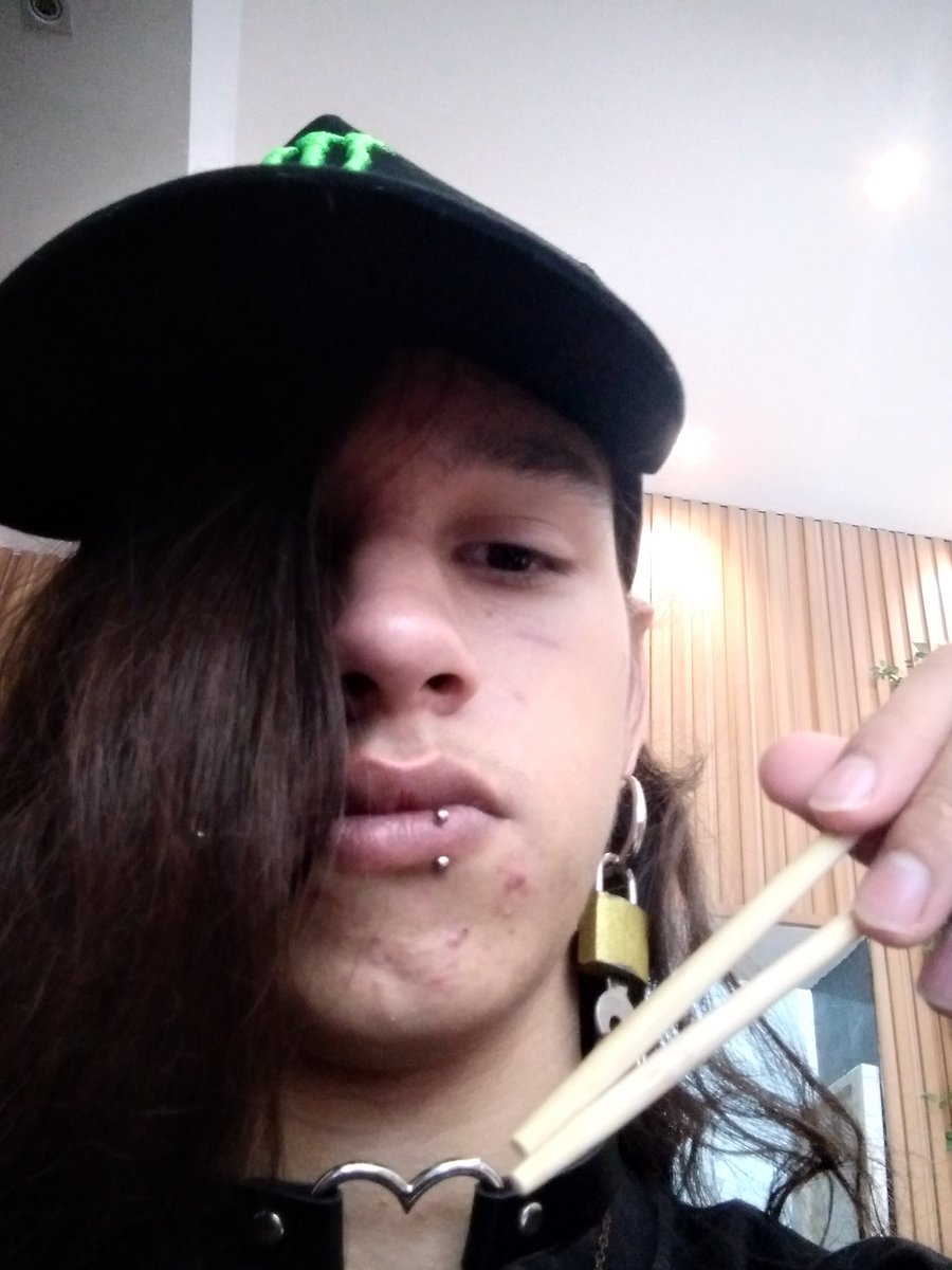 batyuri's tweet photo. Almoço do Sushi Jardim Brasil #almoço #sushi #jardimbrasil #comidajaponesa #teen #teenlife #emo #emocore #emoteen #emocute #emobr #emolife #emostile #emoboy #emoscene #emofood #emohungry #comemo #almocemo #alt #rawr #éisso #ixquece #batyuriplays https://t.co/5sw1oPWjDB