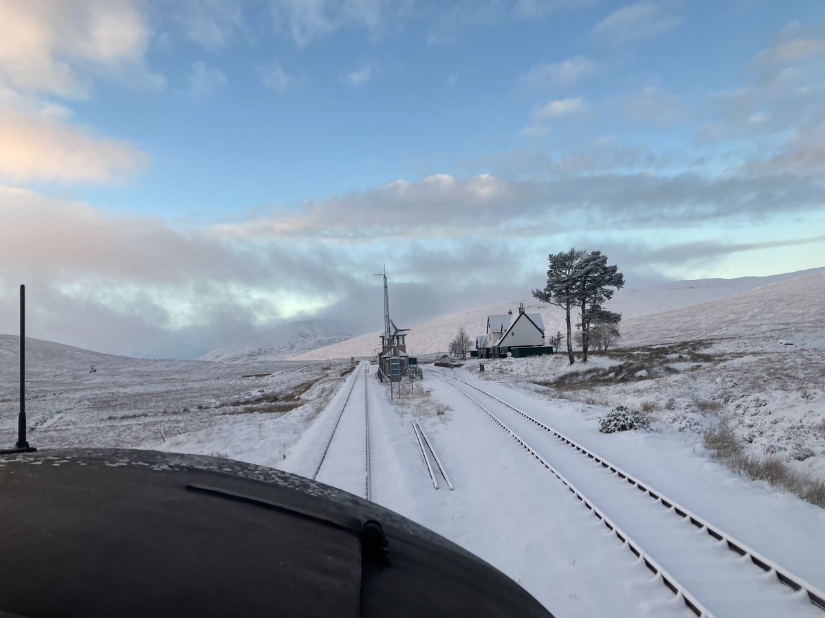 Philfaethefort's tweet photo. The sun came out briefly (very briefly) today whilst patrolling on the WHL. Unusually there was less snow here than in Fort William https://t.co/9Z4Bjl3I8z