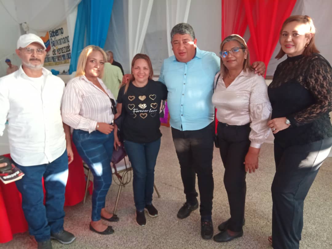 Inces_Guarico2's tweet photo. #16eNE | El Inces de Guárico, a través del centro de formación socialista Altagracia de Orituco, estuvo presente en las actividades en el Marco de la celebración del Día del Maestro junto a las autoridades del CDCE del estado Guárico @EliasEducacion1 https://t.co/asyqN5FDRD