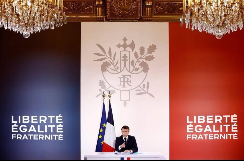 PedderSophie's tweet photo. At his press conference this evening I asked @EmmanuelMacron about 🇫🇷 military support for 🇺🇦. He said that 🇫🇷 would unveil a bilateral security agreement with 🇺🇦 shortly, send 40 more SCALP missiles + “hundreds” of (unspecified) bombs, and that he would go to Kyiv in February https://t.co/DrvtgsxcFo