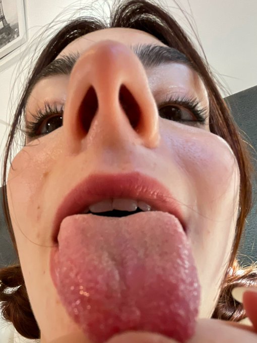 licking my nipple (bottom) https://t.co/ozOb1s1Q6z<a href="/tag/nerdfighteria"class="tags"><span>#nerdfighteria</span></a>