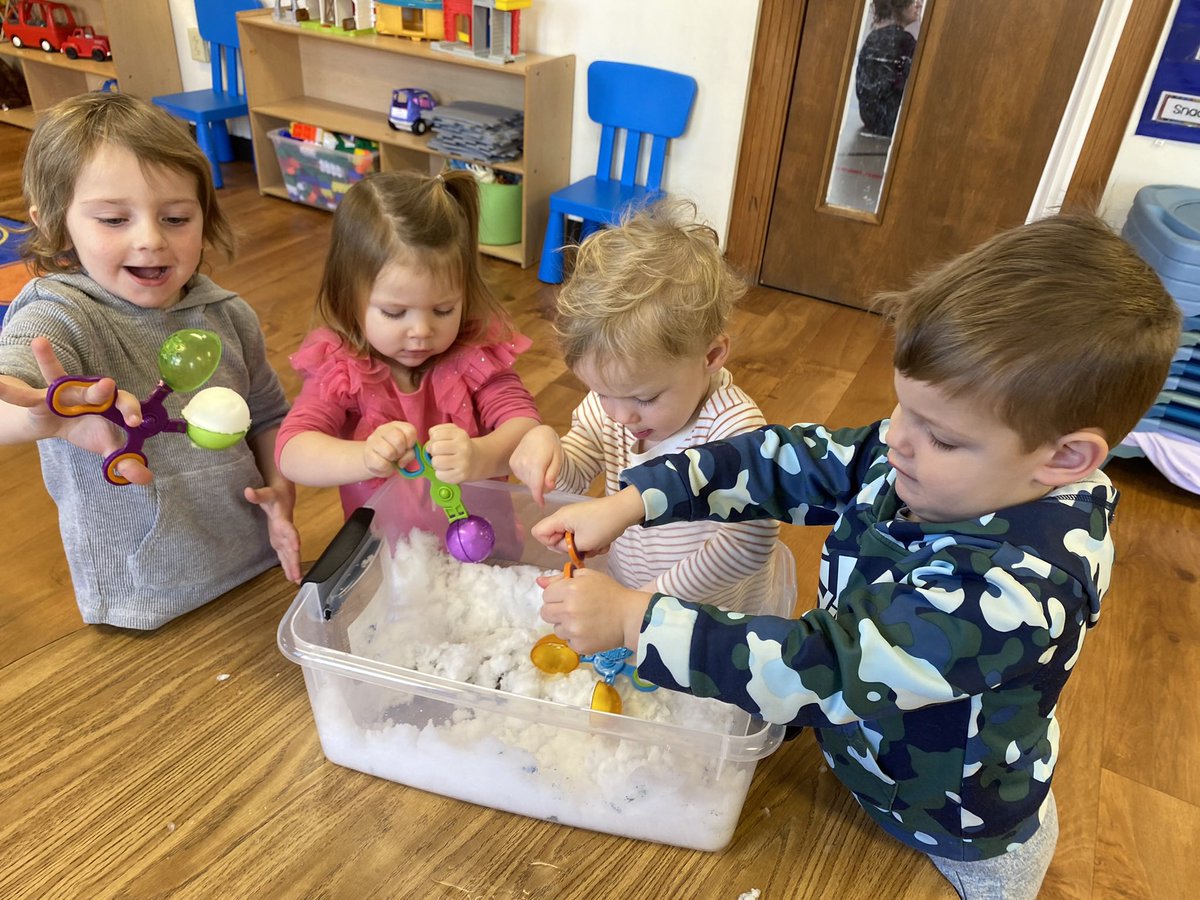 CCLSvalencia's tweet photo. What better to do on a snowy day, than snowy activities? Our 2’s class had a blast with our snow centers today.❄️ @CCLSChargers https://t.co/4UhFpZXnlr