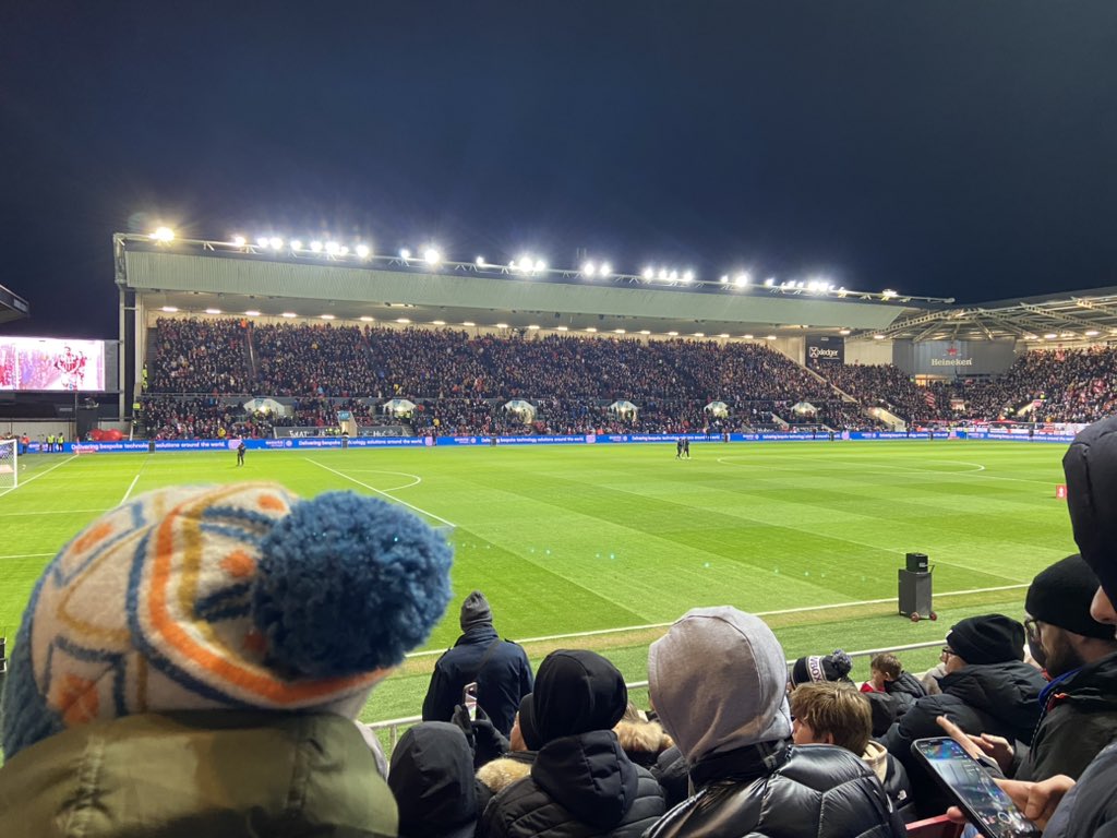 CallumRenton's tweet photo. What happens when you come to Ashton gate 🤫 https://t.co/NRdRPUHVg5
