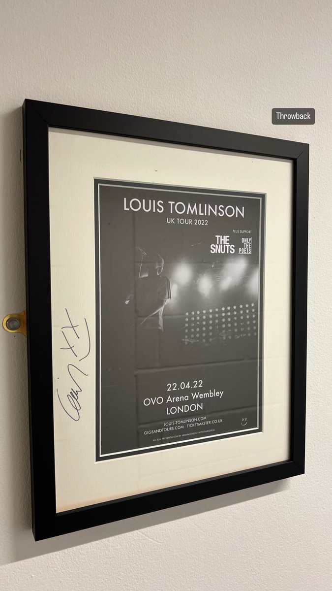 A LTWT poster Louis signed for London OVO Arena back in 2022! 📸: jack_webber